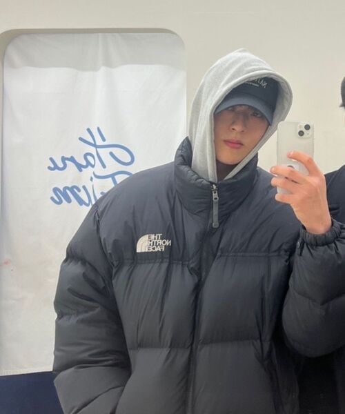 AVANDRESS(アバンドレス )の「IRON LAUREL OVERSIZED HOODIE BLACK(パーカー・メンズ・その他・3/2)」の5枚目の写真