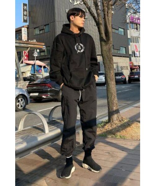 AVANDRESS(アバンドレス )の「IRON LAUREL OVERSIZED HOODIE BLACK(パーカー・メンズ・その他・3/2)」の7枚目の写真