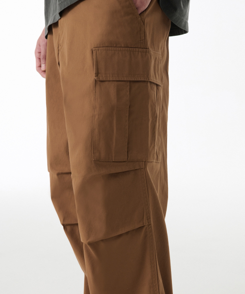 MUSINSA STANDARD（ムシンサスタンダード）の「コットンパラシュートカーゴパンツ[デザートブラウン]（スウェットパンツ・メンズ・その他・26/27/28/29/30/40/42/31/32/33/34/36/38）」の4枚目の写真