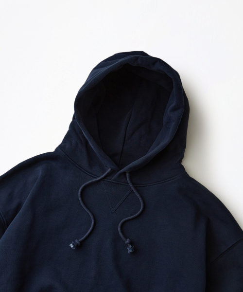 OUTSTANDING(アウトスタンディング)の「AUTHENTIC COMFORT HOOD SWEAT_NAVY(パーカー・メンズ・その他・MEDIUM/LARGE/X-LARGE)」の2枚目の写真