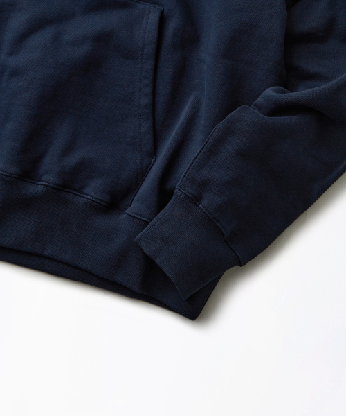 OUTSTANDING(アウトスタンディング)の「AUTHENTIC COMFORT HOOD SWEAT_NAVY(パーカー・メンズ・その他・MEDIUM/LARGE/X-LARGE)」の5枚目の写真