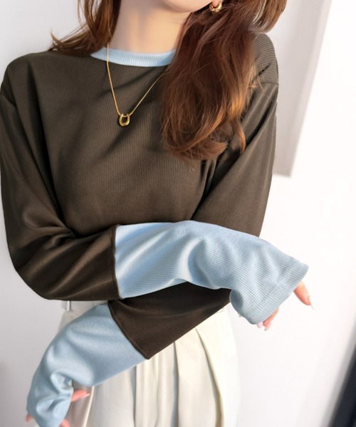 classicalelf(クラシカルエルフ)の「《9月上旬再入荷!予約受付中》レイヤード見えで仕上げる、きれいめモード。指穴(サムホール)付き袖配色切り替えテレコプルオーバー(長袖)(Tシャツ/カットソー・レディース・ブラウン/チャコール/グレー/アイボリー・X-LARGE/SMALL/MEDIUM/LARGE)」の4枚目の写真