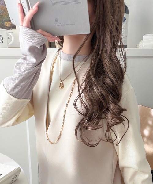 classicalelf(クラシカルエルフ)の「《9月上旬再入荷!予約受付中》レイヤード見えで仕上げる、きれいめモード。指穴(サムホール)付き袖配色切り替えテレコプルオーバー(長袖)(Tシャツ/カットソー・レディース・ブラウン/チャコール/グレー/アイボリー・X-LARGE/SMALL/MEDIUM/LARGE)」の21枚目の写真