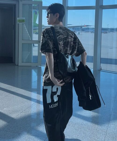MUCENT（ムセント）の「テンバー メタルロゴ カモ 半袖Tシャツ 男女共用（Tシャツ/カットソー・レディース・カーキ・SHORT/MEDIUM/LARGE）」の9枚目の写真