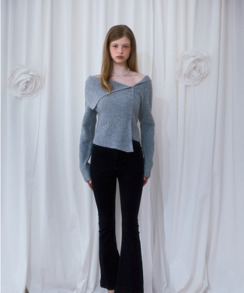 ROSEFRANTZ（ロゼフランツ）の「Unbalance Collar Button Knit [Gray]（ニット/セーター・レディース・アッシュグレー・FREE）」の7枚目の写真