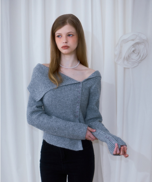 ROSEFRANTZ（ロゼフランツ）の「Unbalance Collar Button Knit [Gray]（ニット/セーター・レディース・アッシュグレー・FREE）」の6枚目の写真