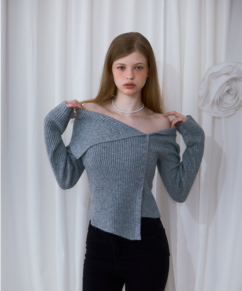 ROSEFRANTZ（ロゼフランツ）の「Unbalance Collar Button Knit [Gray]（ニット/セーター・レディース・アッシュグレー・FREE）」の4枚目の写真