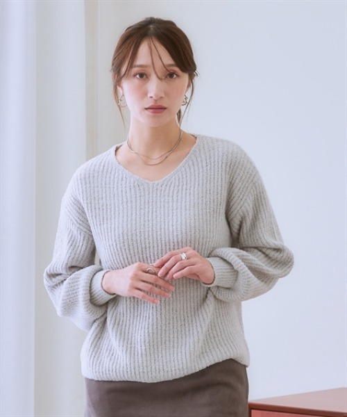 nissen(ニッセン)の「ふんわりやわらかVネック軽量ニット<大きいサイズ有>(ニット/セーター・レディース・ライトグレー/チェリーピンク/ブルーグリーン/ブラック・S/L/M/LL/4L/3L)」の8枚目の写真