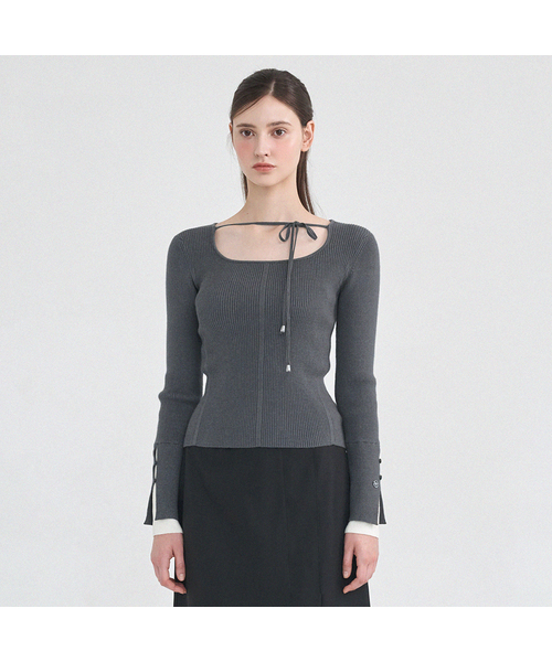 MICANE(ミケーネ)の「コラレイヤードニット(ニット/セーター・レディース・クリーム/ダークグレー・MEDIUM/LARGE/X-LARGE/SMALL)」の1枚目の写真