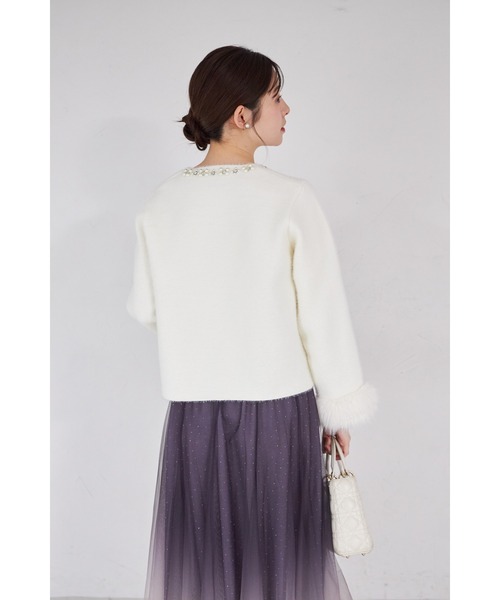 tocco closet(トッコ クローゼット)の「【ZOZO限定】ファー付きパールビジュー装飾シャギーニットジャケット(ノーカラージャケット・レディース・ホワイト/ブラック・M)」の9枚目の写真