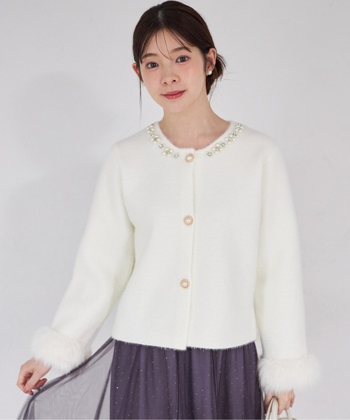 tocco closet(トッコ クローゼット)の「【ZOZO限定】ファー付きパールビジュー装飾シャギーニットジャケット(ノーカラージャケット・レディース・ホワイト/ブラック・M)」の7枚目の写真