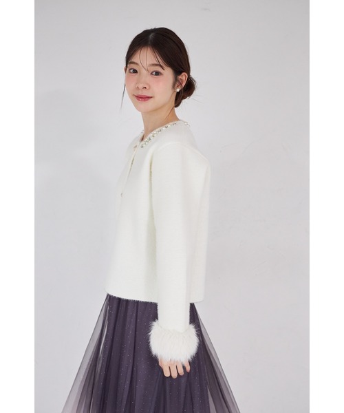 tocco closet(トッコ クローゼット)の「【ZOZO限定】ファー付きパールビジュー装飾シャギーニットジャケット(ノーカラージャケット・レディース・ホワイト/ブラック・M)」の8枚目の写真