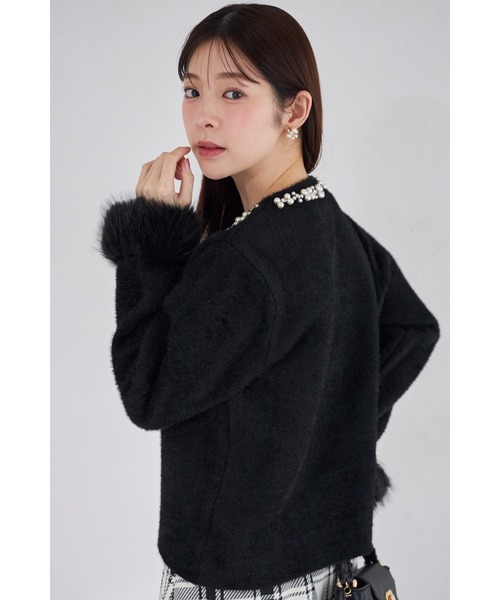 tocco closet(トッコ クローゼット)の「【ZOZO限定】ファー付きパールビジュー装飾シャギーニットジャケット(ノーカラージャケット・レディース・ホワイト/ブラック・M)」の17枚目の写真