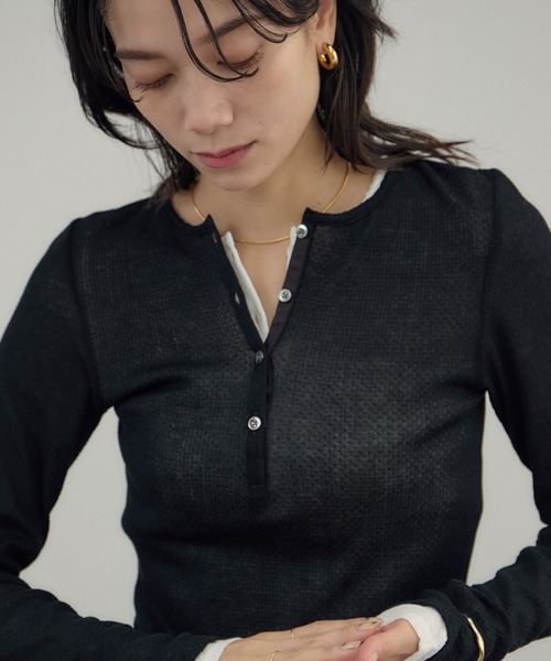 SALON adam et rope'(サロン アダム エ ロペ)の「鹿の子フライスヘンリーネックプルオーバー(Tシャツ/カットソー・レディース・ブラック/サックスブルー/オフホワイト・FREE)」の10枚目の写真