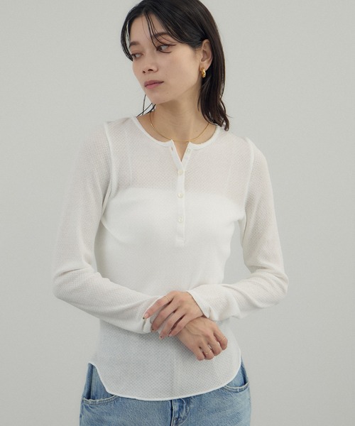 SALON adam et rope'(サロン アダム エ ロペ)の「鹿の子フライスヘンリーネックプルオーバー(Tシャツ/カットソー・レディース・ブラック/サックスブルー/オフホワイト・FREE)」の14枚目の写真