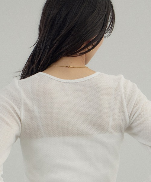 SALON adam et rope'(サロン アダム エ ロペ)の「鹿の子フライスヘンリーネックプルオーバー(Tシャツ/カットソー・レディース・ブラック/サックスブルー/オフホワイト・FREE)」の15枚目の写真