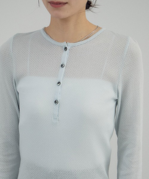 SALON adam et rope'(サロン アダム エ ロペ)の「鹿の子フライスヘンリーネックプルオーバー(Tシャツ/カットソー・レディース・ブラック/サックスブルー/オフホワイト・FREE)」の20枚目の写真
