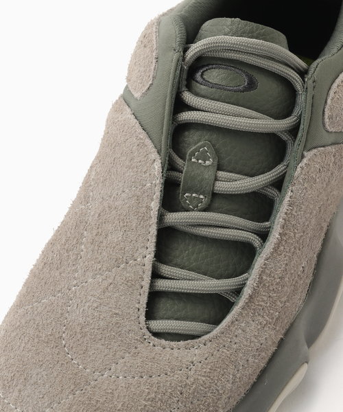 BRAIN DEAD(ブレインデット)の「BRAIN DEAD*OAKLEY FACTORY TEAM WARP(スニーカー・メンズ・チャコールグレー/ブラウン・80/90/100)」の7枚目の写真