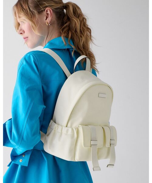 kate spade new york（ケイトスペード ニューヨーク）の「カーター ナイロン ミディアム カーゴ バックパック（バックパック/リュック・レディース・ホワイト・ONESIZE）」の2枚目の写真