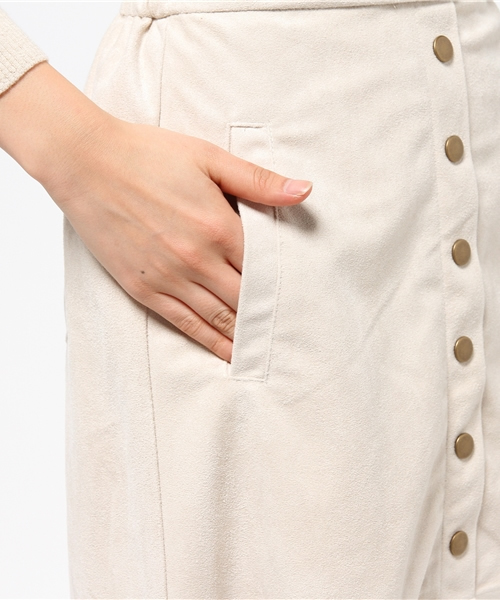 one after another NICE CLAUP（ワンアフターアナザーナイスクラップ）の「【ナイスクラップ】スエード前釦スカート（スカート・レディース・アイボリー/キャメル/カーキ・FREE）」の9枚目の写真