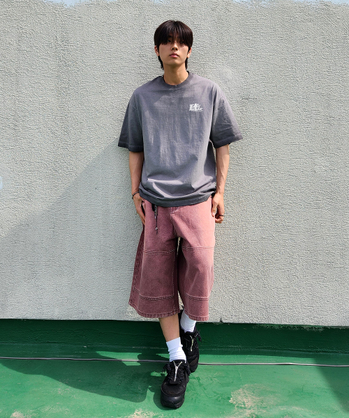 ASTRAL PROJECTION（アストラルプロジェクション）の「[APSTUDIOXSCARYBROTHER SERIES 3]ピグメントルーズフィット半袖Tシャツ_チャコール（Tシャツ/カットソー・メンズ・その他・M/L/XL/XXL）」の3枚目の写真
