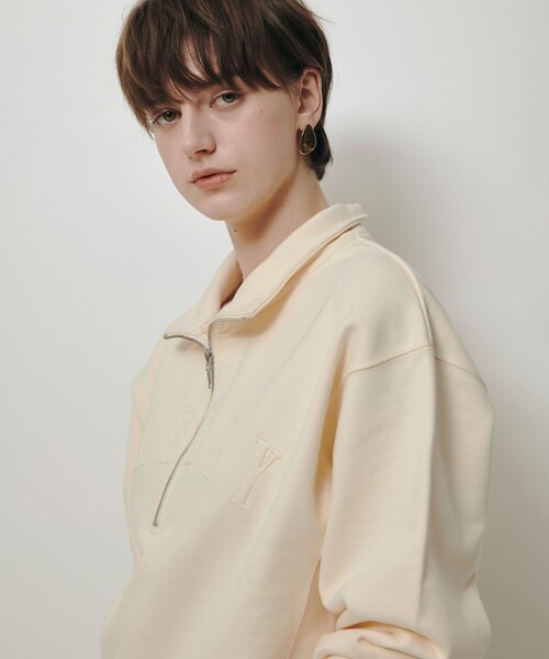 allureville(アルアバイル)の「ハーフジップ刺繍プルオーバー(Tシャツ/カットソー・レディース・アイボリー/カーキ・2)」の4枚目の写真