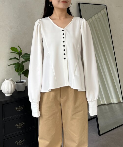 prose verse(プロズヴェール)の「パフスリーブVネックペプラムフレアブラウス PAL CLOSET ZOZO(シャツ/ブラウス・レディース・ブラック/オフホワイト・MEDIUM/LARGE)」の15枚目の写真