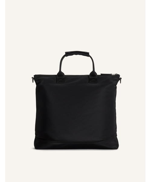 Maison Kitsune(メゾンキツネ)の「NYLON TOTE(ショルダーバッグ・メンズ・ブラック・U)」の4枚目の写真