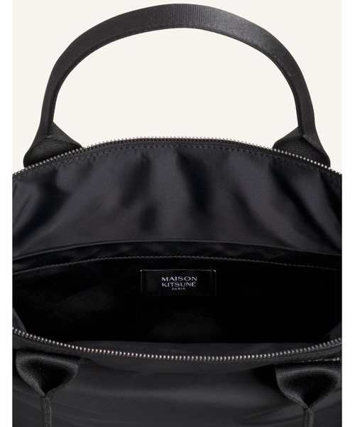 Maison Kitsune(メゾンキツネ)の「NYLON TOTE(ショルダーバッグ・メンズ・ブラック・U)」の6枚目の写真