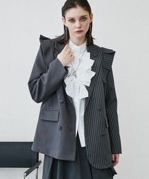 MONOe（モノエ）の「【羽織るだけで完成】ショルダーフリル配色ダブルジャケット（テーラードジャケット）」