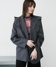MONOe（モノエ）の「【羽織るだけで完成】ショルダーフリル配色ダブルジャケット（テーラードジャケット）」