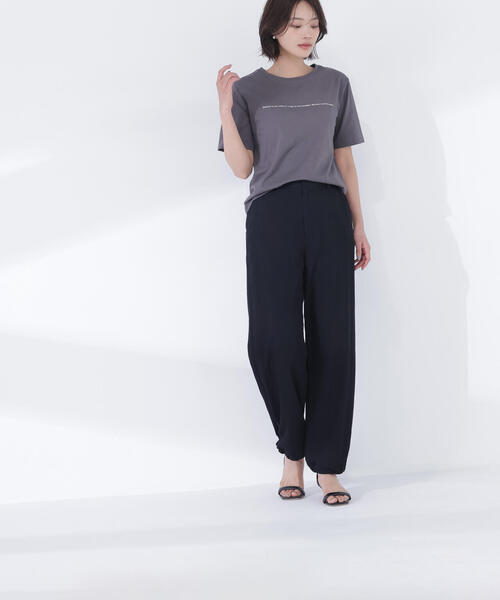 NATURAL BEAUTY BASIC（ナチュラルビューティーベーシック）の「◇メッセージロゴＴシャツ（Tシャツ/カットソー・レディース・オフホワイト/チャコールグレー/ベージュ・FREE）」の4枚目の写真