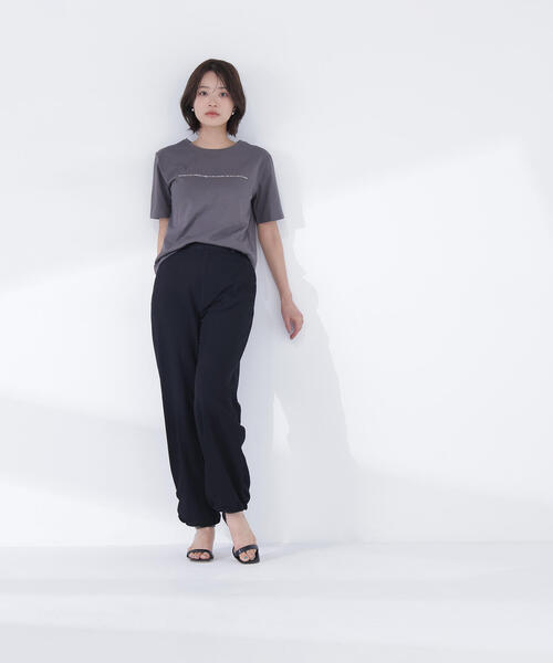 NATURAL BEAUTY BASIC（ナチュラルビューティーベーシック）の「◇メッセージロゴＴシャツ（Tシャツ/カットソー・レディース・オフホワイト/チャコールグレー/ベージュ・FREE）」の6枚目の写真