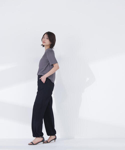NATURAL BEAUTY BASIC（ナチュラルビューティーベーシック）の「◇メッセージロゴＴシャツ（Tシャツ/カットソー・レディース・オフホワイト/チャコールグレー/ベージュ・FREE）」の10枚目の写真