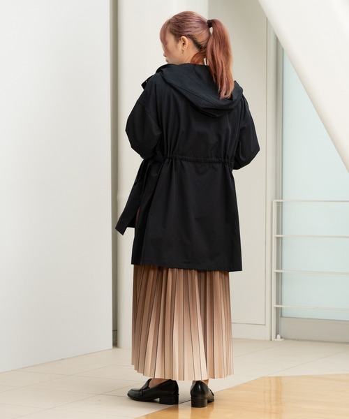 STRAWBERRY-FIELDS（ストロベリーフィールズ）の「2wayサーブルクロス撥水（マウンテンパーカー・レディース・ネイビー/ブラウン/サックスブルー・2）」の16枚目の写真