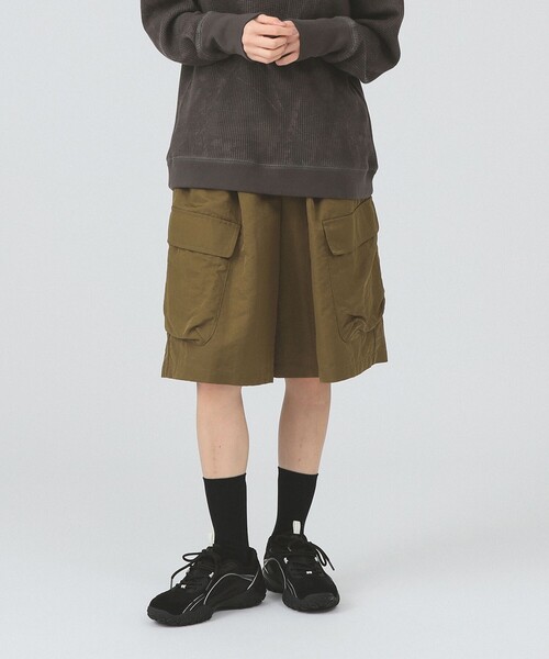 Ray BEAMS（レイビームス）の「カーゴ ハーフ パンツ（カーゴパンツ・レディース・オリーブ/ブラック・1/0）」の14枚目の写真