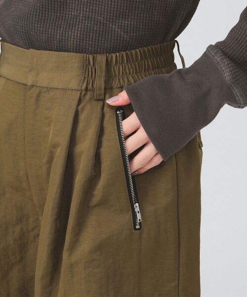 Ray BEAMS（レイビームス）の「カーゴ ハーフ パンツ（カーゴパンツ・レディース・オリーブ/ブラック・1/0）」の20枚目の写真