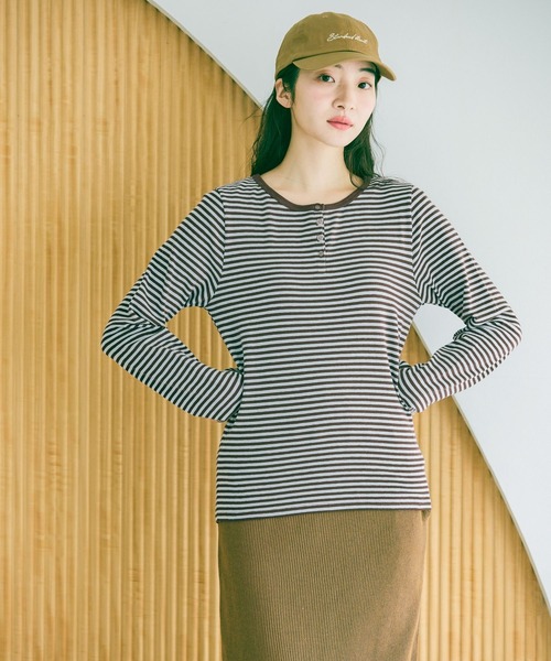 niko and...（ニコアンド）の「コットンヘンリーネックプルオーバー（Tシャツ/カットソー・レディース・レッド/ライトブルー/ネイビー・FREE）」の14枚目の写真