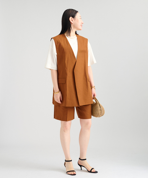 VERMEIL par iena（ヴェルメイユパーイエナ）の「Clean Linen ベスト（ベスト・レディース・ベージュ/キャメル・FREE）」の3枚目の写真
