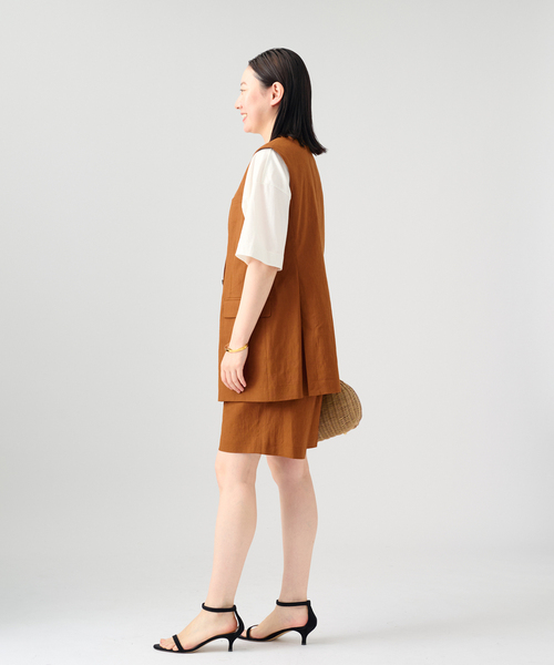 VERMEIL par iena（ヴェルメイユパーイエナ）の「Clean Linen ベスト（ベスト・レディース・ベージュ/キャメル・FREE）」の4枚目の写真