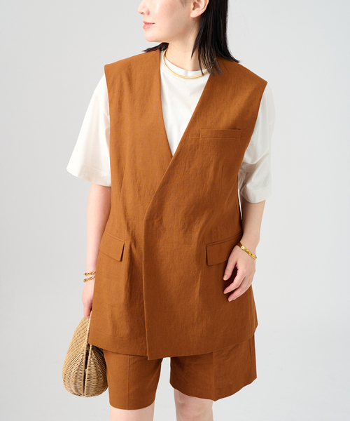 VERMEIL par iena（ヴェルメイユパーイエナ）の「Clean Linen ベスト（ベスト・レディース・ベージュ/キャメル・FREE）」の6枚目の写真