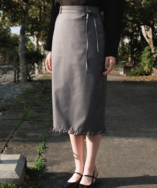 DEHEVE（デヘヴェ）の「Strap Point Frill Skirt [Gray]（スカート・レディース・アッシュグレー・SMALL/MEDIUM）」の7枚目の写真