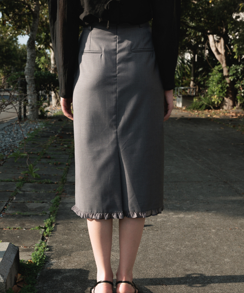 DEHEVE（デヘヴェ）の「Strap Point Frill Skirt [Gray]（スカート・レディース・アッシュグレー・SMALL/MEDIUM）」の5枚目の写真