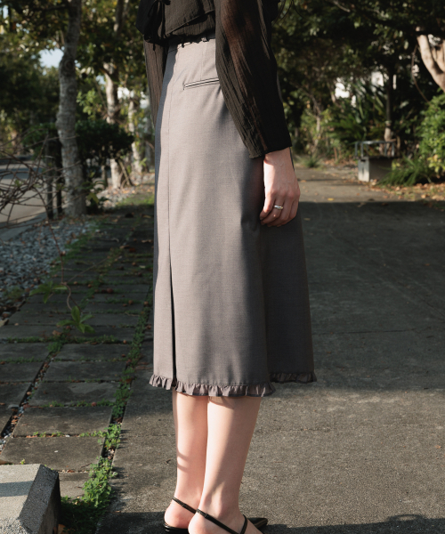 DEHEVE（デヘヴェ）の「Strap Point Frill Skirt [Gray]（スカート・レディース・アッシュグレー・SMALL/MEDIUM）」の4枚目の写真