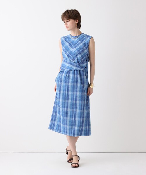 allureville（アルアバイル）の「オンブレチェックツイストワンピース（ワンピース・レディース・ブルー・2/1）」の3枚目の写真