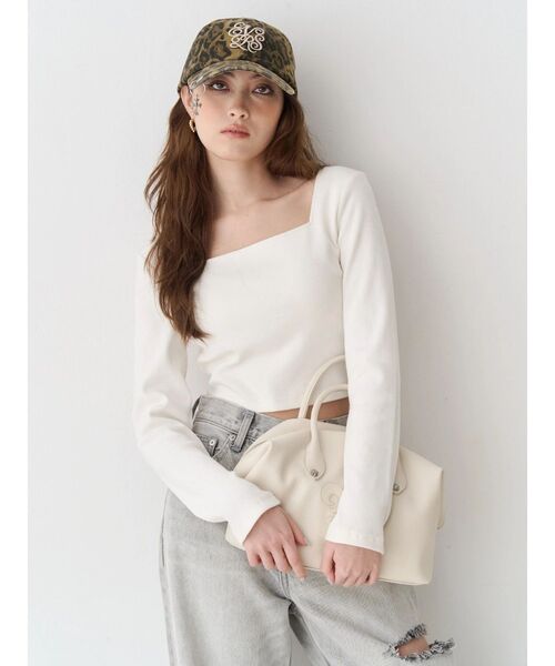 EVRIS(エヴリス)の「【パッド付】2WAYバックリボンスクエアネックリブトップス 春服(Tシャツ/カットソー・レディース・グレー/ブラック/ホワイト/ピンク・FREE)」の2枚目の写真