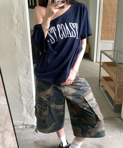 Songe（ソンジュ）の「ロゴプリントワンショルダー半袖Tシャツ（Tシャツ/カットソー・レディース・ネイビー/ブラック/ホワイト・M/L）」の4枚目の写真