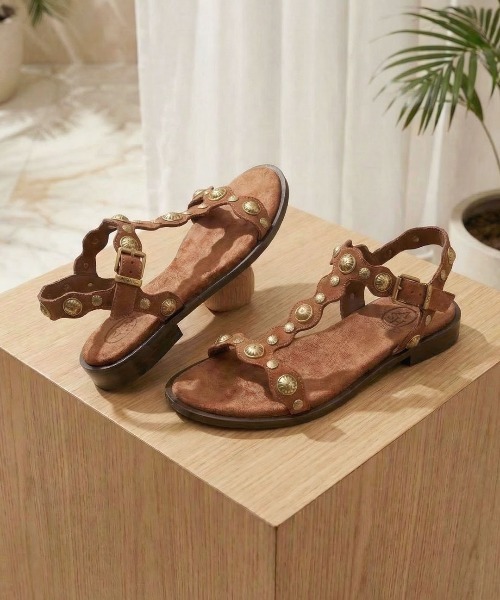ASH（アッシュ）の「アッシュ【PHANNY】スタッズサンダル ブラウン アースカラー スエード レザー フラット 3cmヒール（サンダル・レディース・ダークブラウン・35/36/37/38/39）」の3枚目の写真