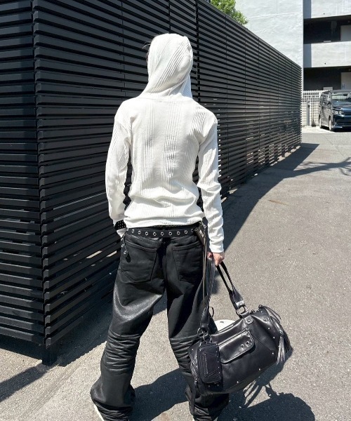 Never mind the XU / Chikashitsu+(ネバーマインド ザ エックスユー / チカシツプラス)の「【nmtc+】hooded henley neck long sleeve / 【エヌエムティーシープラス】フード付きヘンリーネック長袖Tシャツ <着用動画あり>(Tシャツ/カットソー・メンズ・グレー/ブラック/アイボリー・ONE SIZE)」の13枚目の写真