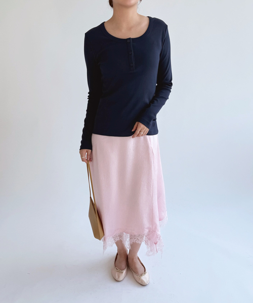 BAUM UND PFERDGARTEN（バウムウンドヘルガーデン）の「【BAUM UND PFERDGARTEN/バウム ウンド ヘルガーデン】MAIN ロングTEEシャツ（Tシャツ/カットソー・レディース・ネイビー/ホワイト・FREE）」の11枚目の写真